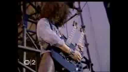 Guns N Roses - Knockin On Heavens Door Live