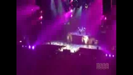 Guns N Roses - Mr. Brownstone - Live In Tokyo, Japan 19 / 12 / 09 