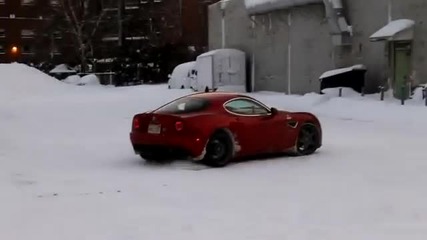 Alfa Romeo 8c- Playing in the snow