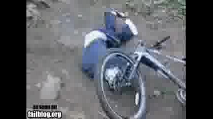 Планински колоездач - идиот се пребева яко но пък без поражения :)