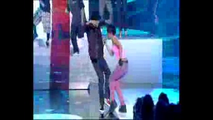 Rihanna - Dont Stop The Music LIVE