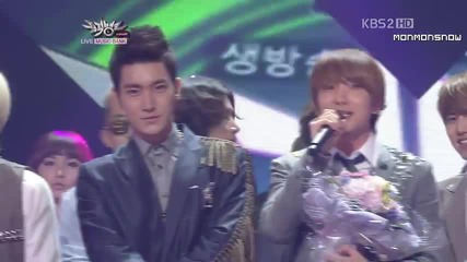 K-chart & Today's Winner ~ Music Bank (12.08.11)