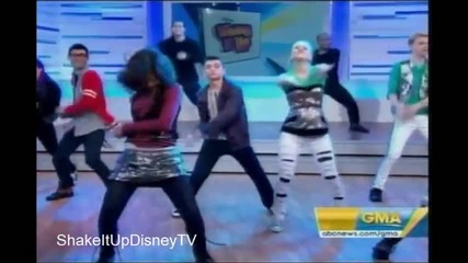 Актьорите от " Shake It Up " танцуват в Good Morning America