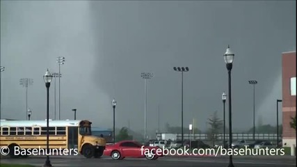 Ужасяващо торнадо в Оклахома