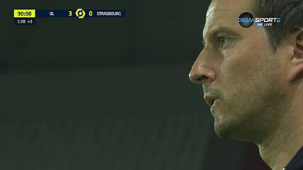 Играч на Страсбург припадна на терена