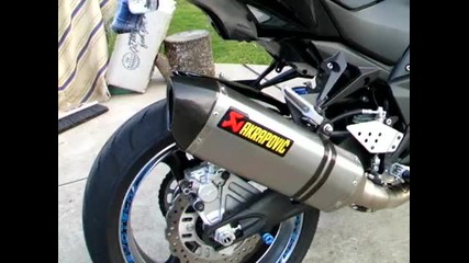 Kawasaki Z1000 с ауспух на Akrapovic 