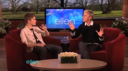 Джъстин подарява на Ellen кичур коса от неговата new прическа!! 