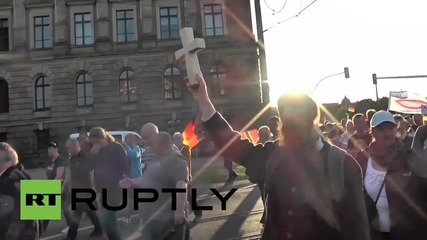 Germany: 3000 PEGIDA supporters hit Dresden streets against Islamisation of Europe