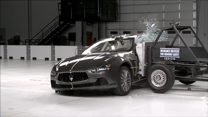 2014 Maserati Ghibli side Iihs crash test
