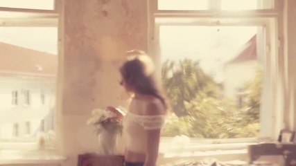 Artenvielfalt Presents Paulina Adler - Stop Breathing (official Music Video)