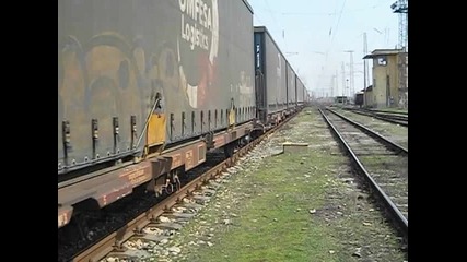 06 077 с товарен влак