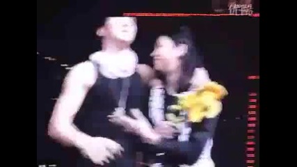 Siwon kissed Heechul 