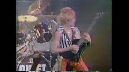 Quiet Riot - Cum On Feel The Noize