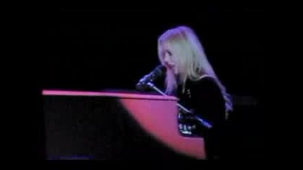Avril Lavigne - When You Are Gone (on Piano)