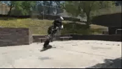 Ryan Moore каскадьор в Supermoto за 2009г.