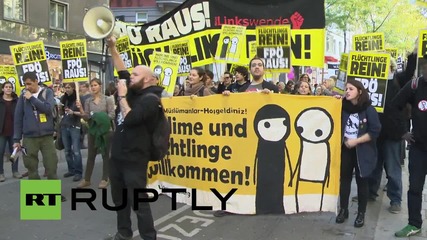 Austria: Over 20,000 pro-refugee protesters hit Austrian Parliament