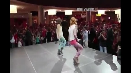 Бела Торн и Зендая танцуват в Дубай