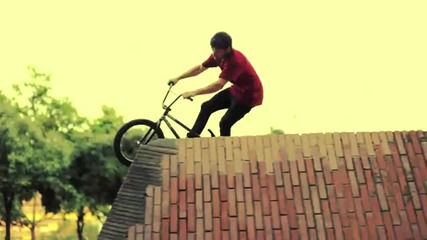 Bmx Street Nike 6.0 Barcelona Video with super slowmo - 1000 fps