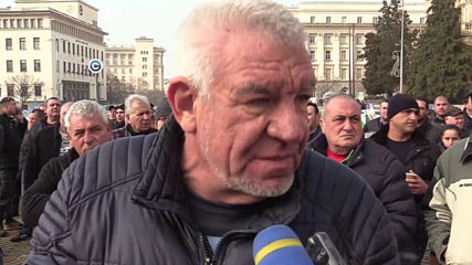 Протест на автоинструктори блокира центъра на София