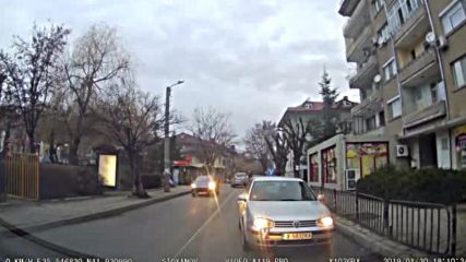 Как ни учат да шофираме?