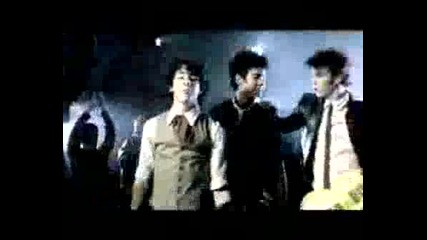 Jonas Brothers - Kids Of The Future ( Official Music Video )