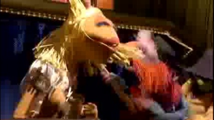Miley Cyrus & the Muppets - Girls Night Out 