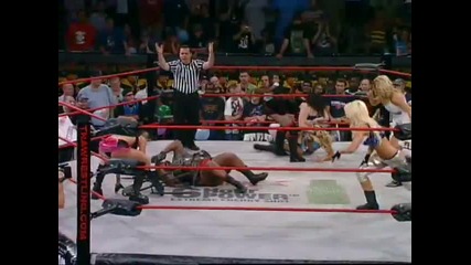 Tna - Awesome Kong ги разбива ( Tna - 2009 )