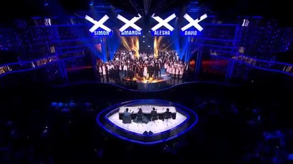 160 души пеят в перфектен синхрон "алелуя" на финала на Великобритания търси талант