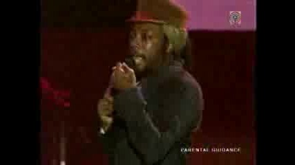 Black Eyed Peas - Dont Lie Live (3 of 17)