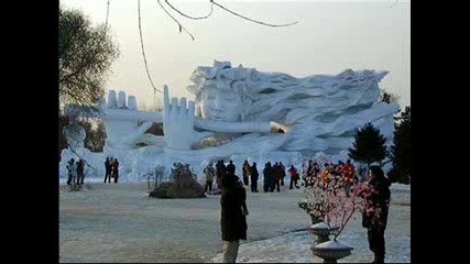 Огромни Снежни Фигури  - Красота !!!