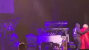 Певицата Пати Лабел беше изведена от сцената заради бомбена заплаха (ВИДЕО)