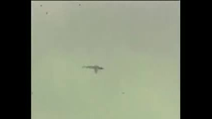 Самолет се разбива в друг