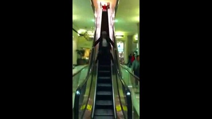 Бързо Спускане с ескалатор 