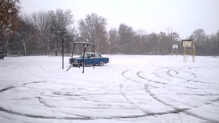 Москвич 408и на сняг .