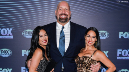 WWE Superstars and celebrities are ready for SmackDown LIVE on Fox