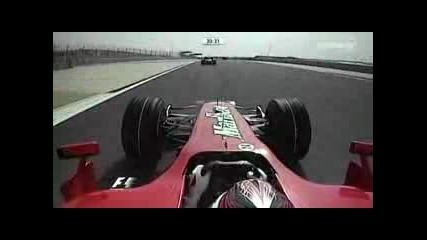 Kimi Показва Среден Пръст На Scott Speed