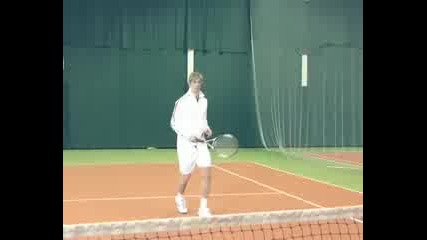 Fernando Torres igrae tenis na kort