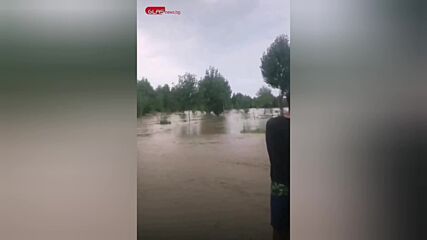 Наводнение в ромската махала в Баня