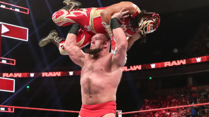 Lars Sullivan attacks Lucha House Party: Raw, June 3, 2019