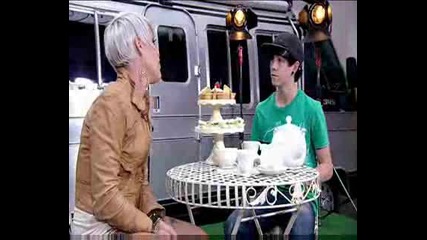 Pink - Everybody Loves Lil Chris