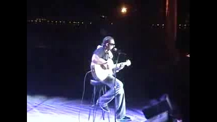 Sean Paul Playing The Guitar