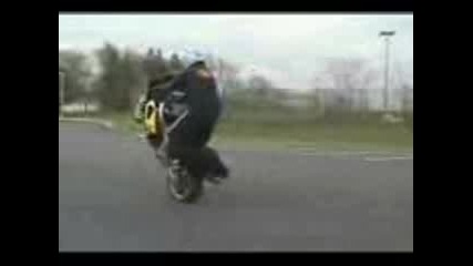 extreme street bike stunts 