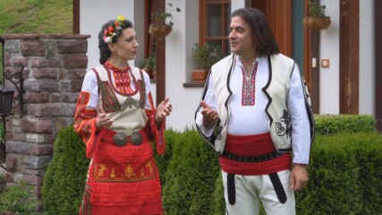 Соня Чакърова и Димитър Аргиров - А бре, Маноле (официален видеоклип)