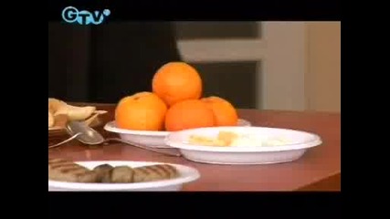 Не шоуто на нед-Издърпване на Покривка от Масичка с Папкане