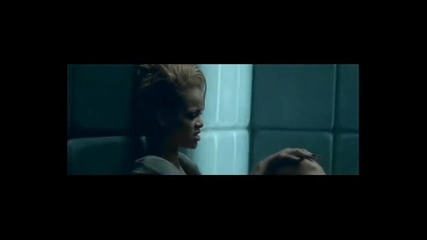 *високо качество* Rihanna - Russian Roulette 