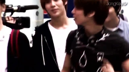 Jongkey moments 24 # Stick with you