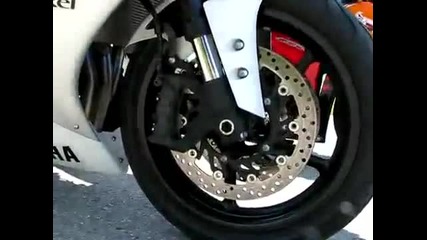 Това е наслада за всеки фен - Yamaha R1 и Honda Cbr 1000rr