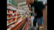 Stone Cold Steve Austin атакува Booker T в супермаркет