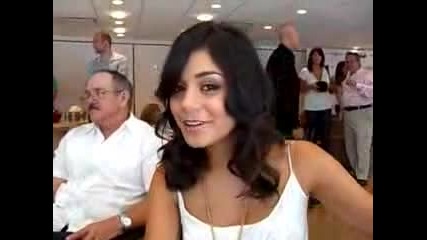 Vanessa Hudgens : myspace Me!