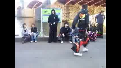 Hard Style shuffle